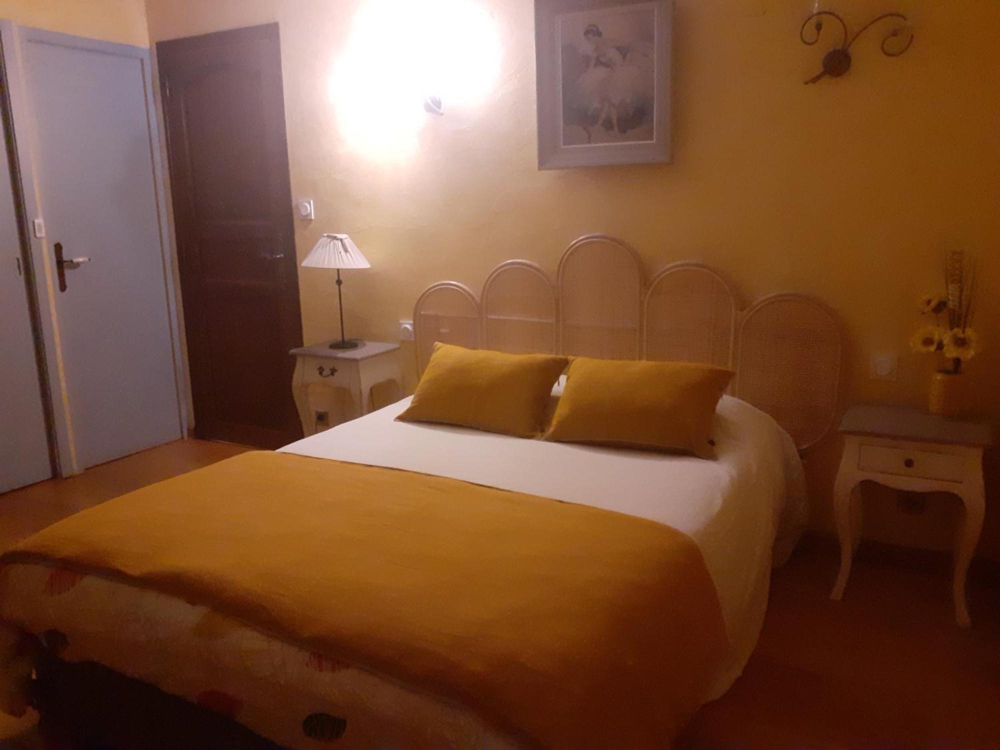 Pacé ル オウ モンテーイ Bed & Breakfast エクステリア 写真