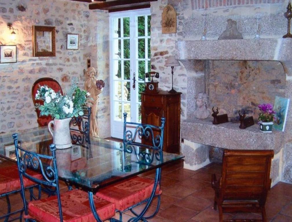 Pacé ル オウ モンテーイ Bed & Breakfast エクステリア 写真